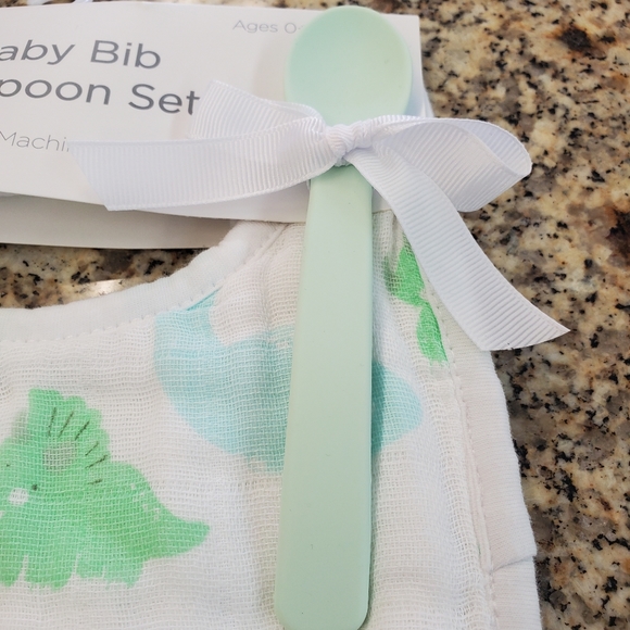 Baby boy  dinosaur blanket rattle,socks,bibs,hand towel, teething cloth - Picture 3 of 15